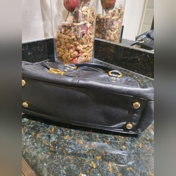 Marc Jacobs Black Crossbody Bag with Gold Details - Picture 6 of 11